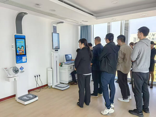 中國(guó)聯(lián)通采購(gòu)上禾智能健康體檢一體機(jī)